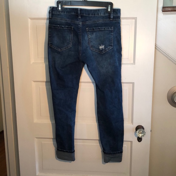 Cropped Distressed Jeans - Picture 2 of 2